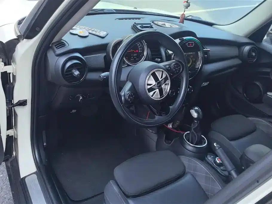 2016 MINI 1.5T COOPER 5-door version — миниатюра 12