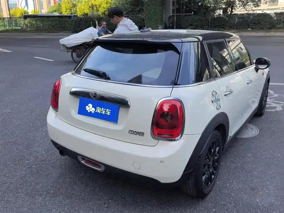 2016 MINI 1.5T COOPER 5-door version — миниатюра 3