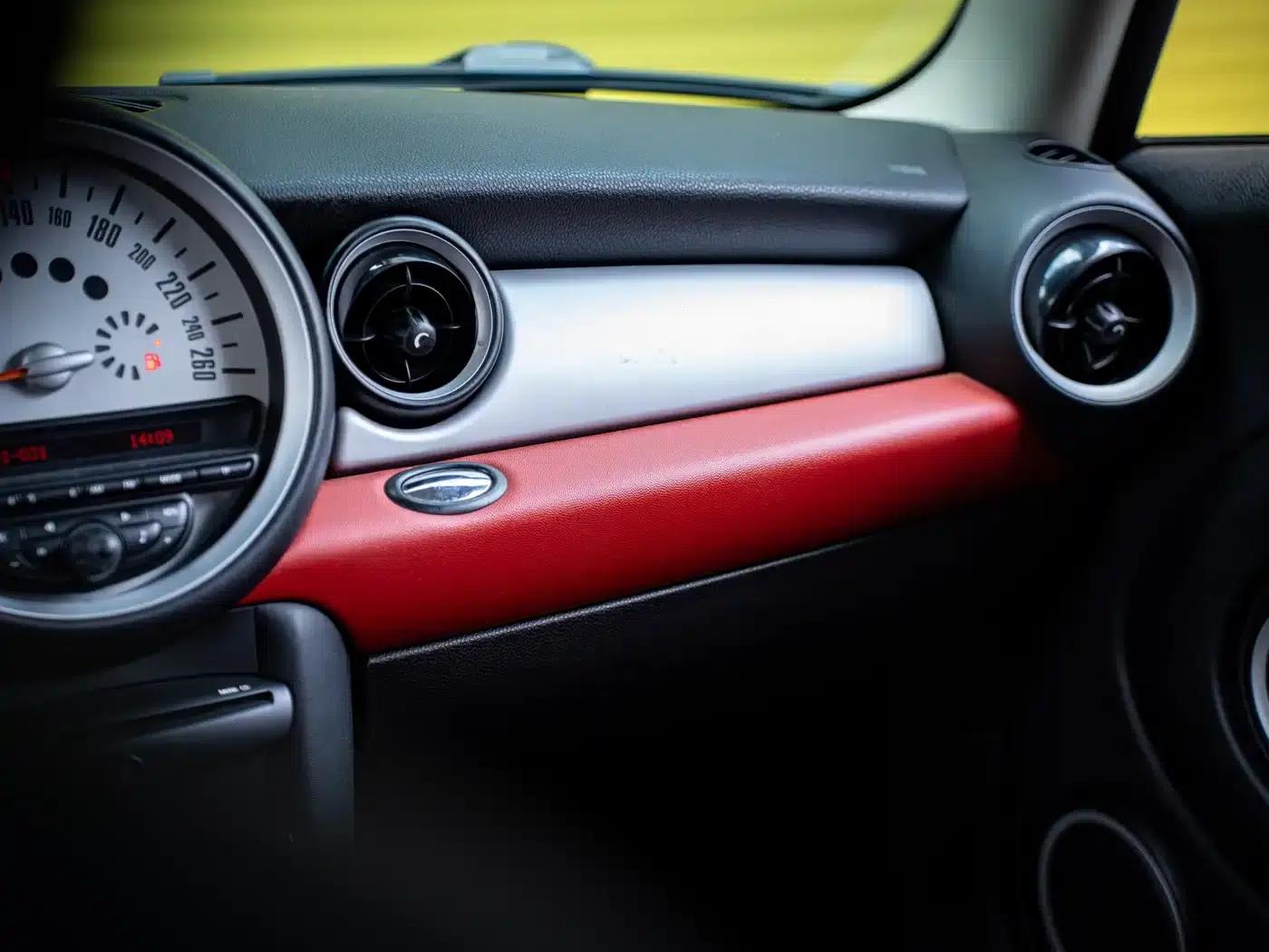 2011 MINI 1.6L COOPER Fun — миниатюра 15