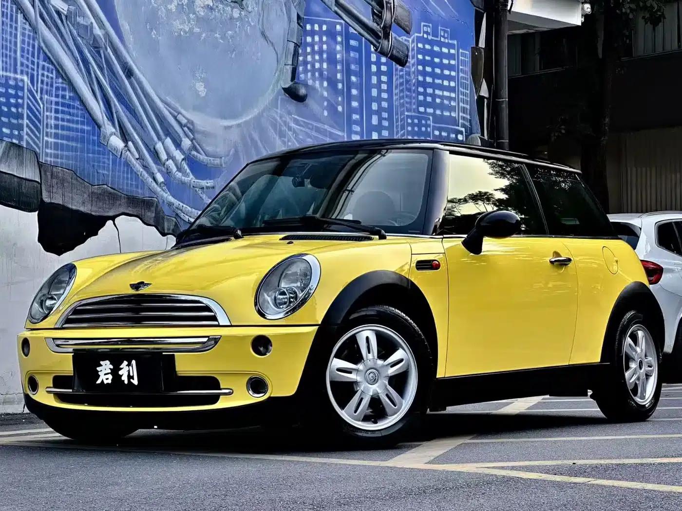 2004 MINI 1.6 COOPER — миниатюра 1