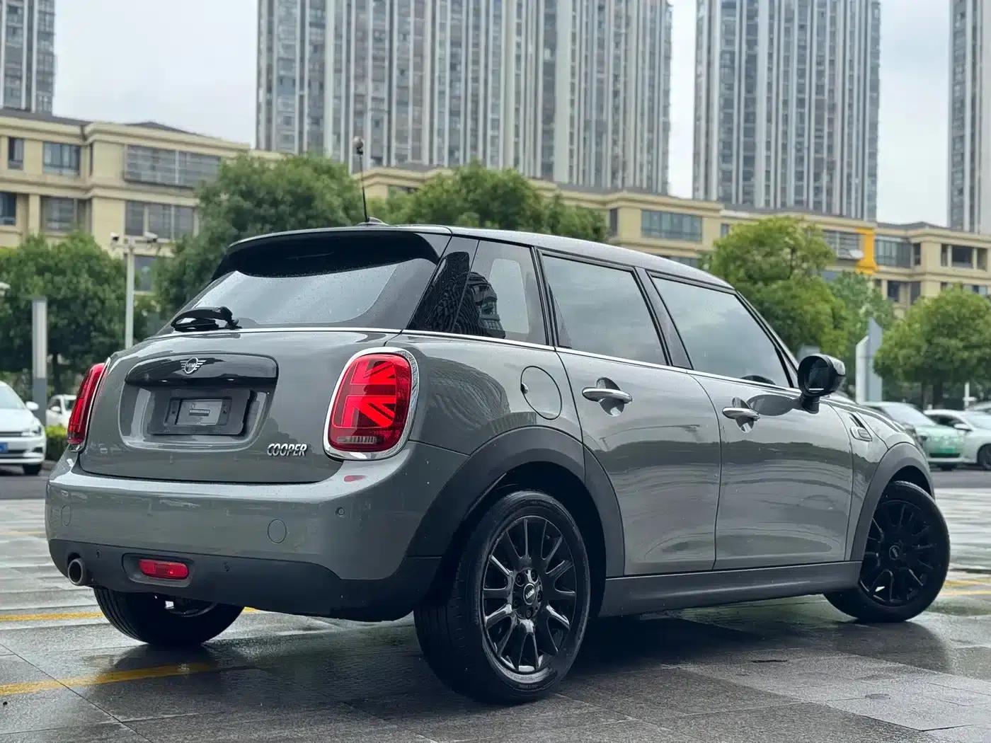 2021 MINI 1.5T COOPER Classic 5-Door — миниатюра 2
