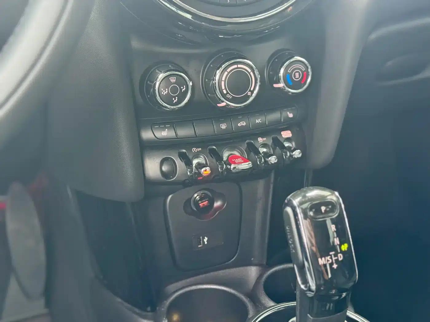 2021 MINI 1.5T COOPER Classic 5-Door — миниатюра 14