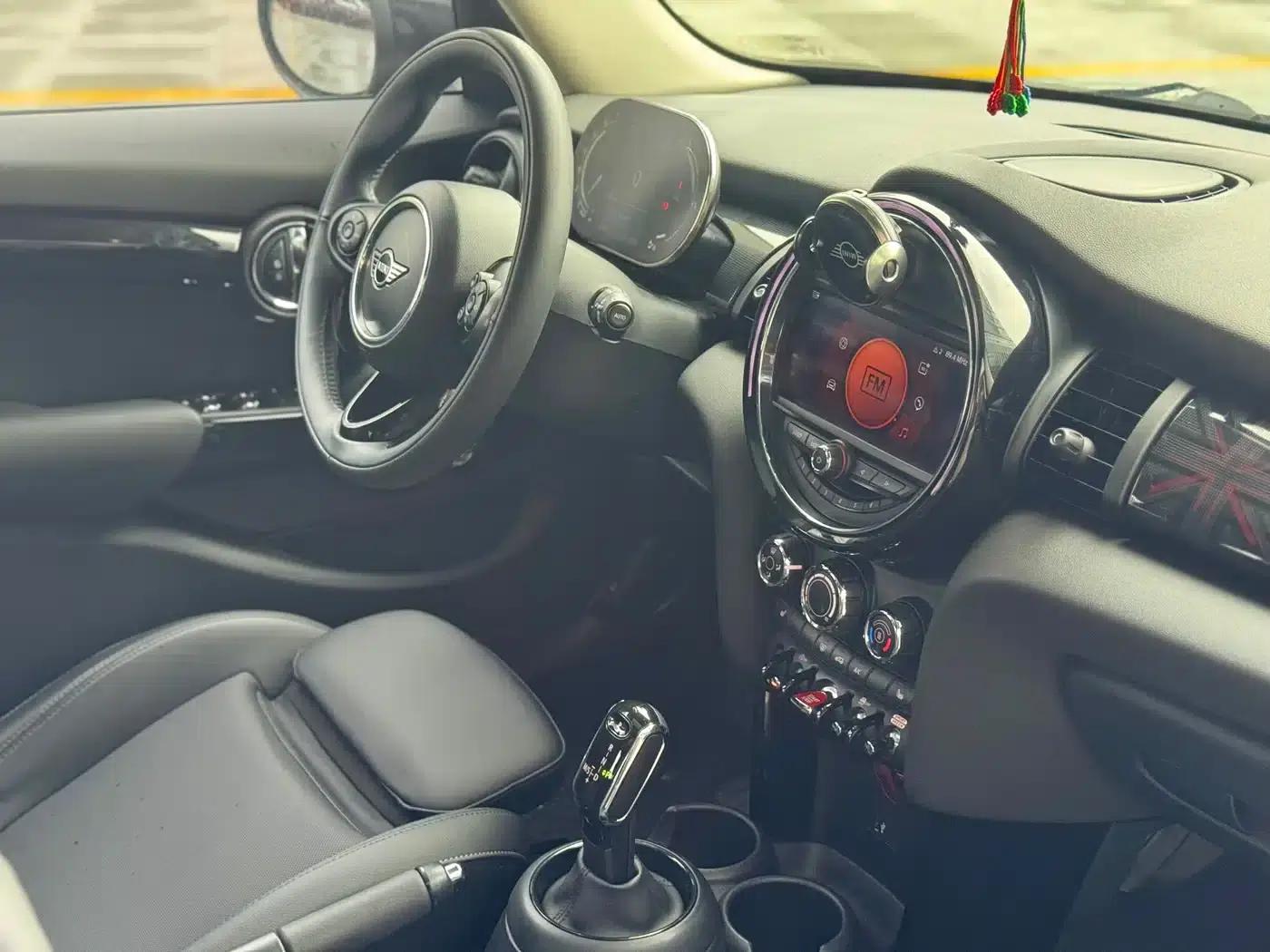 2021 MINI 1.5T COOPER Classic 5-Door — миниатюра 17