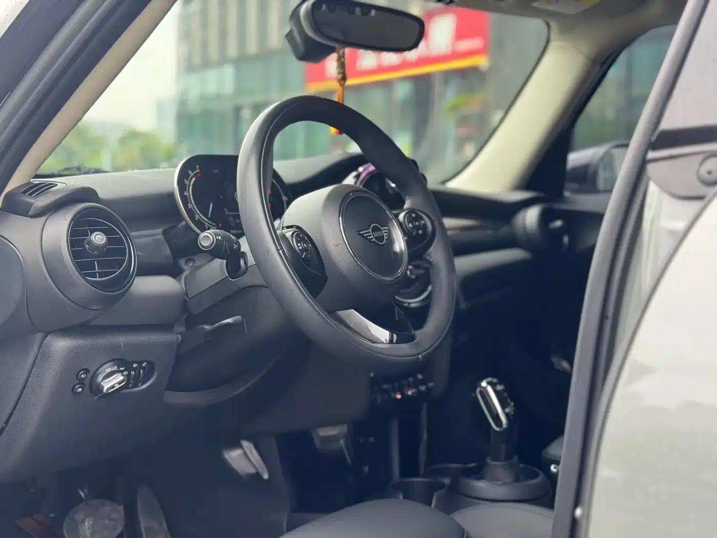 2021 MINI 1.5T COOPER Classic 5-Door — миниатюра 9