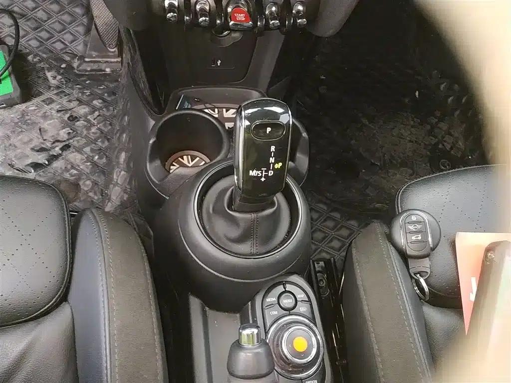 MINI 2021 1.5T COOPER CABRIO Artist — миниатюра 10