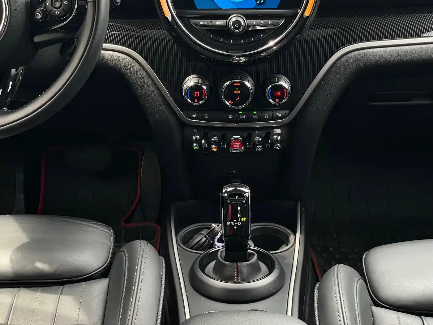 2019 MINI COUNTRYMAN 2.0T COOPER S ALL4 Artist — миниатюра 11