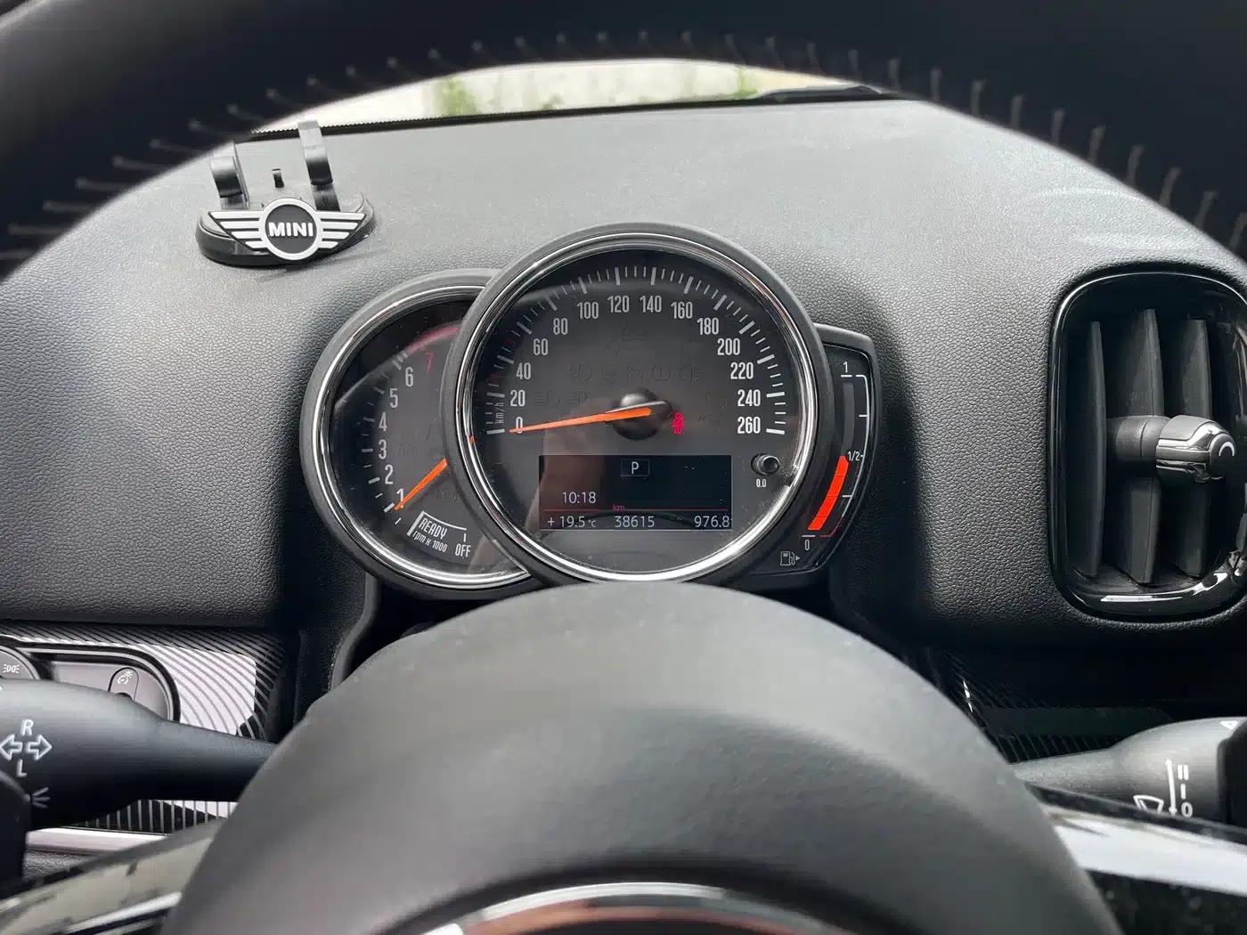 2019 MINI COUNTRYMAN 2.0T COOPER S ALL4 Artist — миниатюра 8