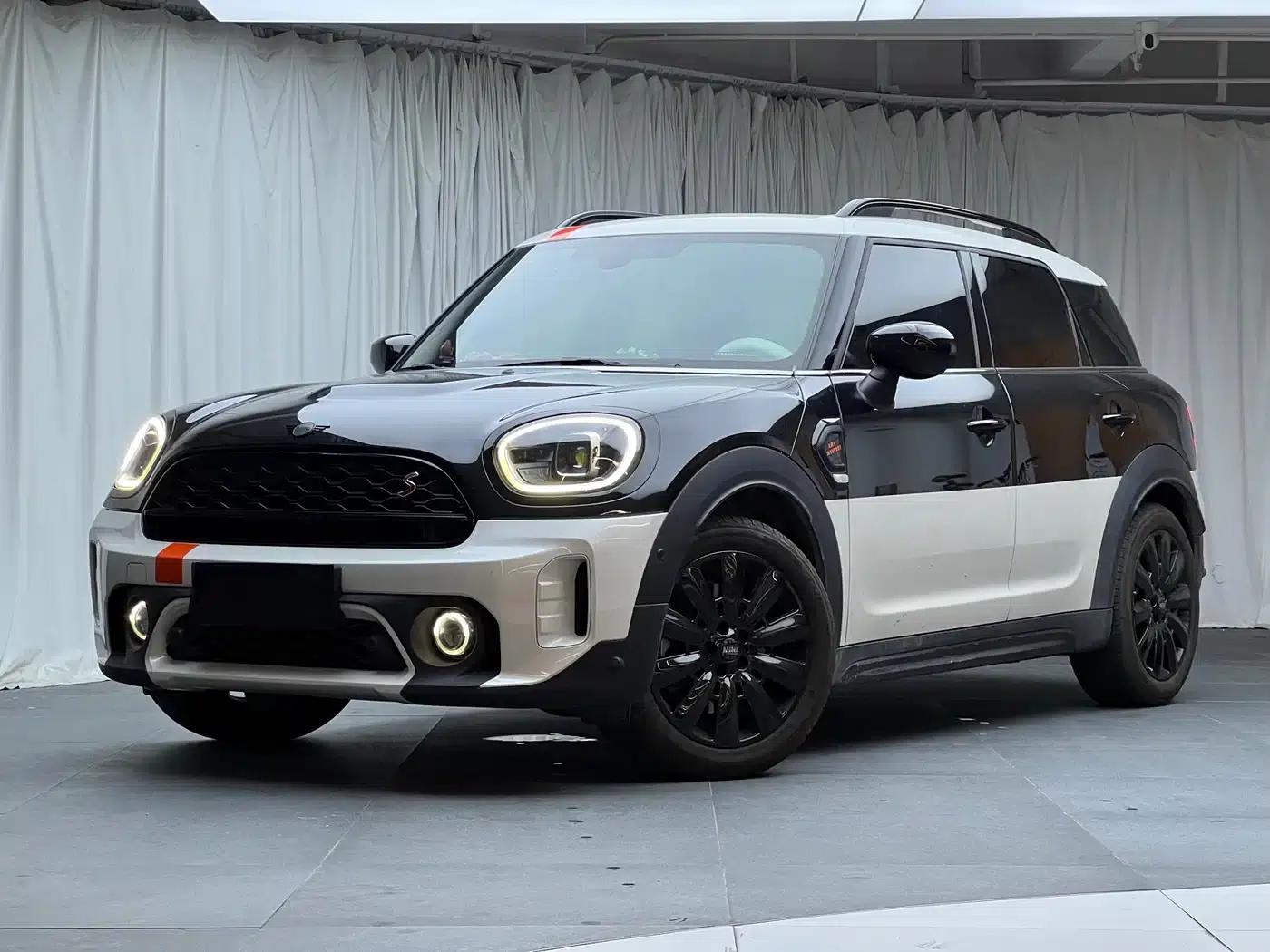 2023 MINI COUNTRYMAN Facelift 2.0T COOPER S ALL4 White Edition — миниатюра 1