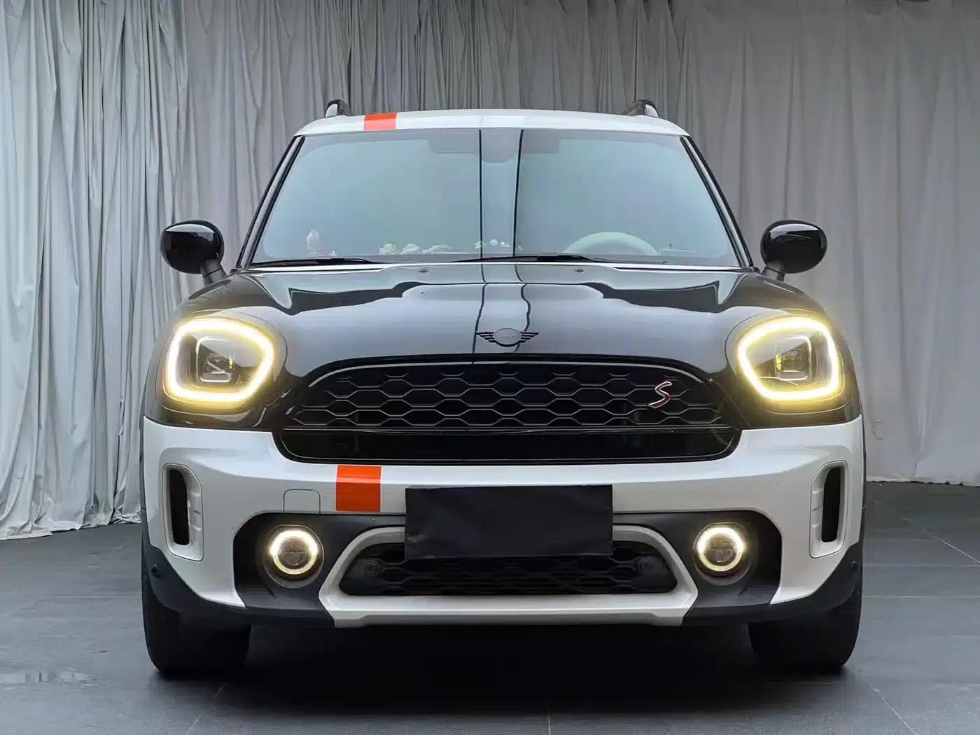 2023 MINI COUNTRYMAN Facelift 2.0T COOPER S ALL4 White Edition — миниатюра 2