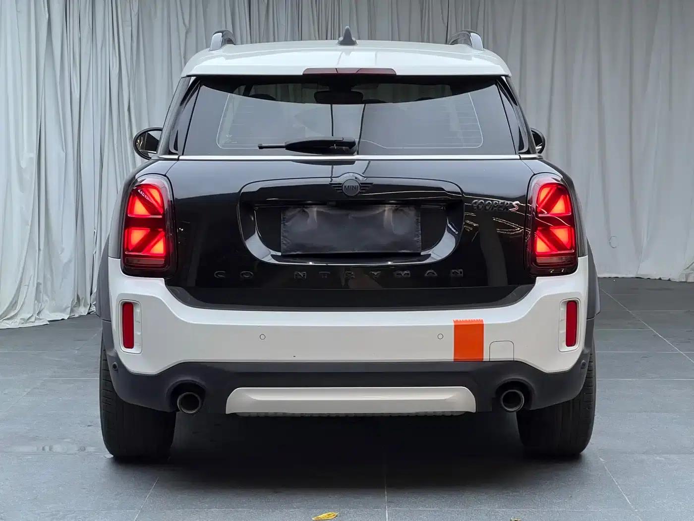2023 MINI COUNTRYMAN Facelift 2.0T COOPER S ALL4 White Edition — миниатюра 4