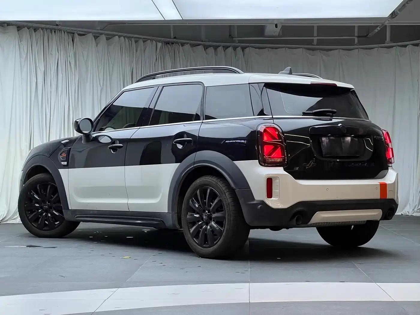 2023 MINI COUNTRYMAN Facelift 2.0T COOPER S ALL4 White Edition — миниатюра 6