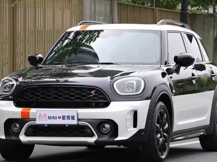2023 MINI COUNTRYMAN Facelift 2.0T COOPER S ALL4 White Edition — миниатюра 1
