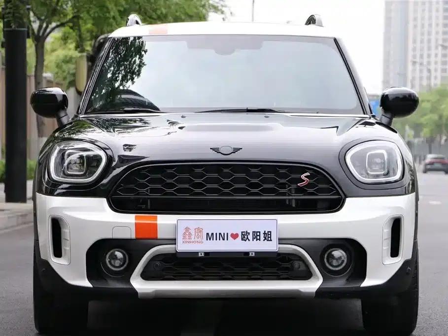 2023 MINI COUNTRYMAN Facelift 2.0T COOPER S ALL4 White Edition — миниатюра 2