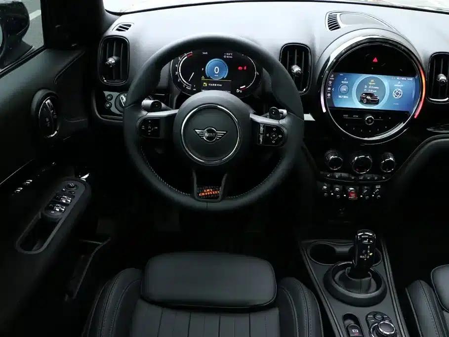 2023 MINI COUNTRYMAN Facelift 2.0T COOPER S ALL4 White Edition — миниатюра 12