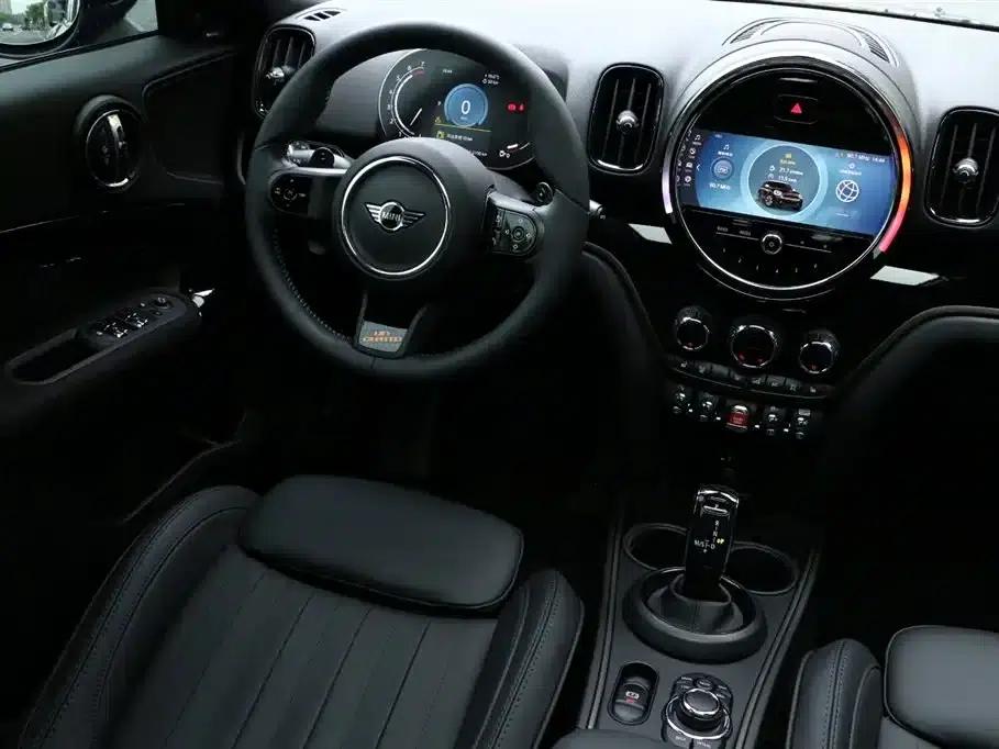 2023 MINI COUNTRYMAN Facelift 2.0T COOPER S ALL4 White Edition — миниатюра 17
