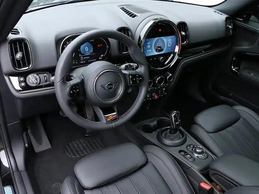 2023 MINI COUNTRYMAN Facelift 2.0T COOPER S ALL4 White Edition — миниатюра 24