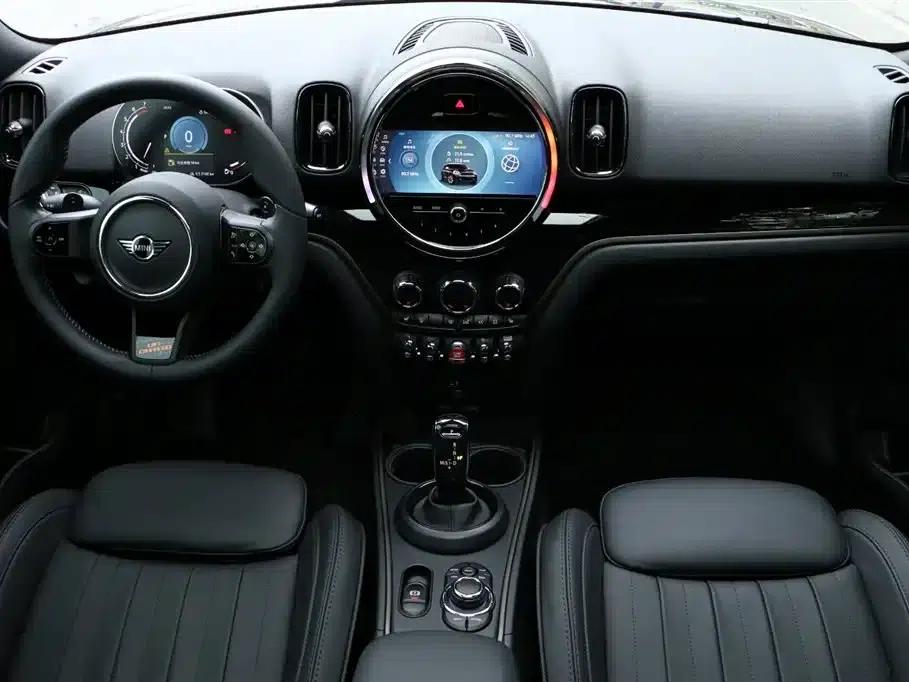 2023 MINI COUNTRYMAN Facelift 2.0T COOPER S ALL4 White Edition — миниатюра 29