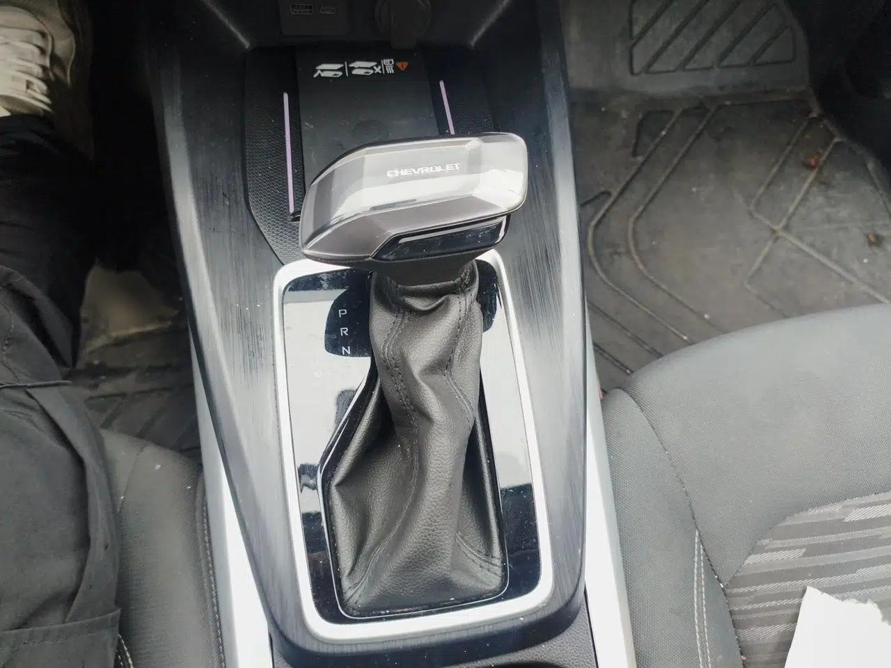 Chevrolet Monza 2023 1.5L Dual-Clutch Enjoyment Edition — миниатюра 13