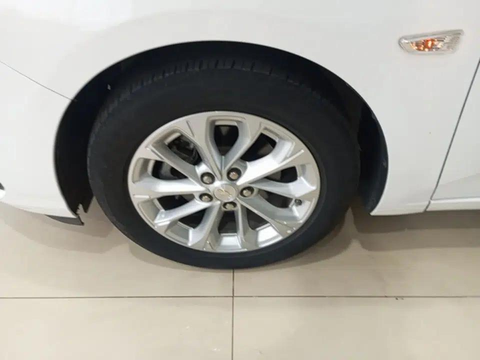 Chevrolet Monza 2023 1.5L Dual-Clutch Enjoyment Edition — миниатюра 8