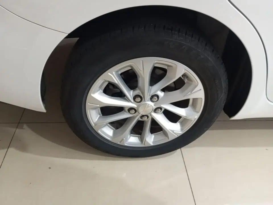 Chevrolet Monza 2023 1.5L Dual-Clutch Enjoyment Edition — миниатюра 10