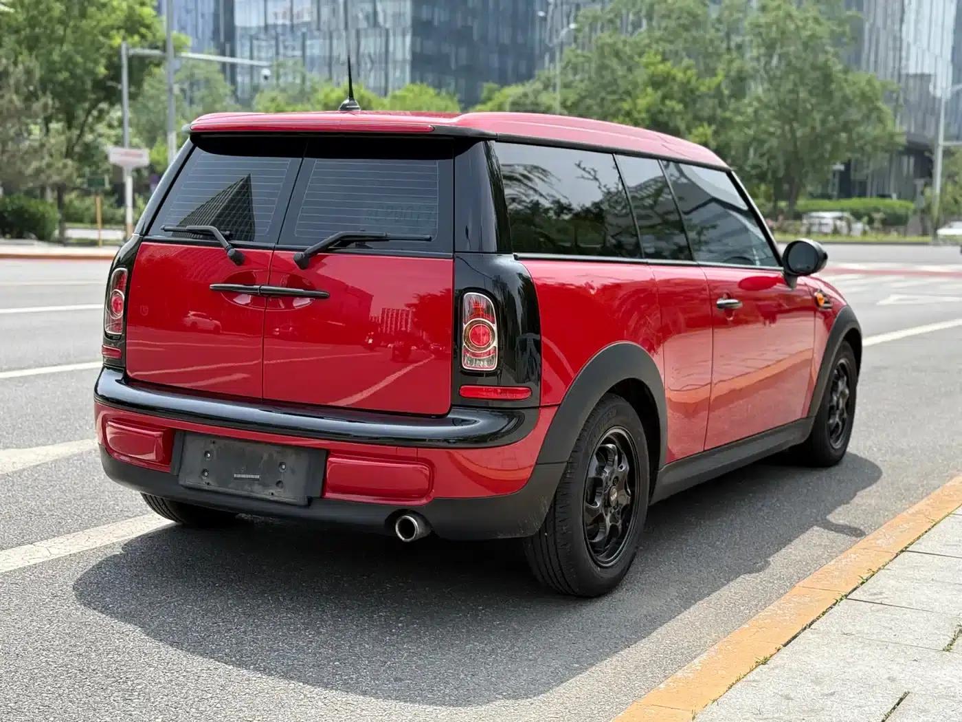 MINI CLUBMAN 2011 1.6L ONE — миниатюра 4
