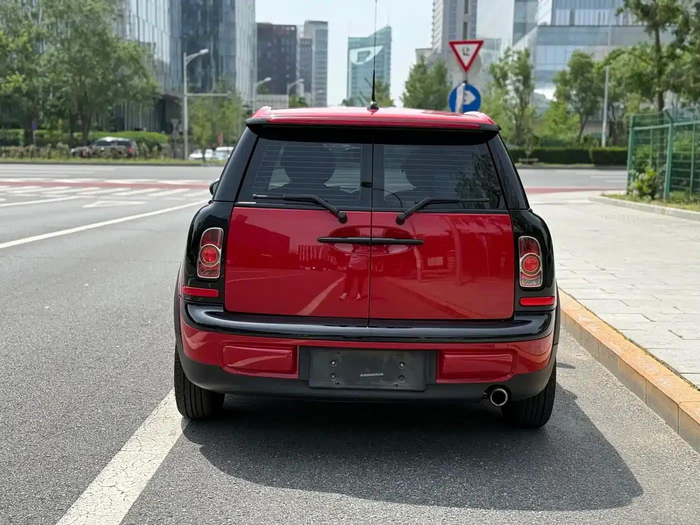 MINI CLUBMAN 2011 1.6L ONE — миниатюра 5