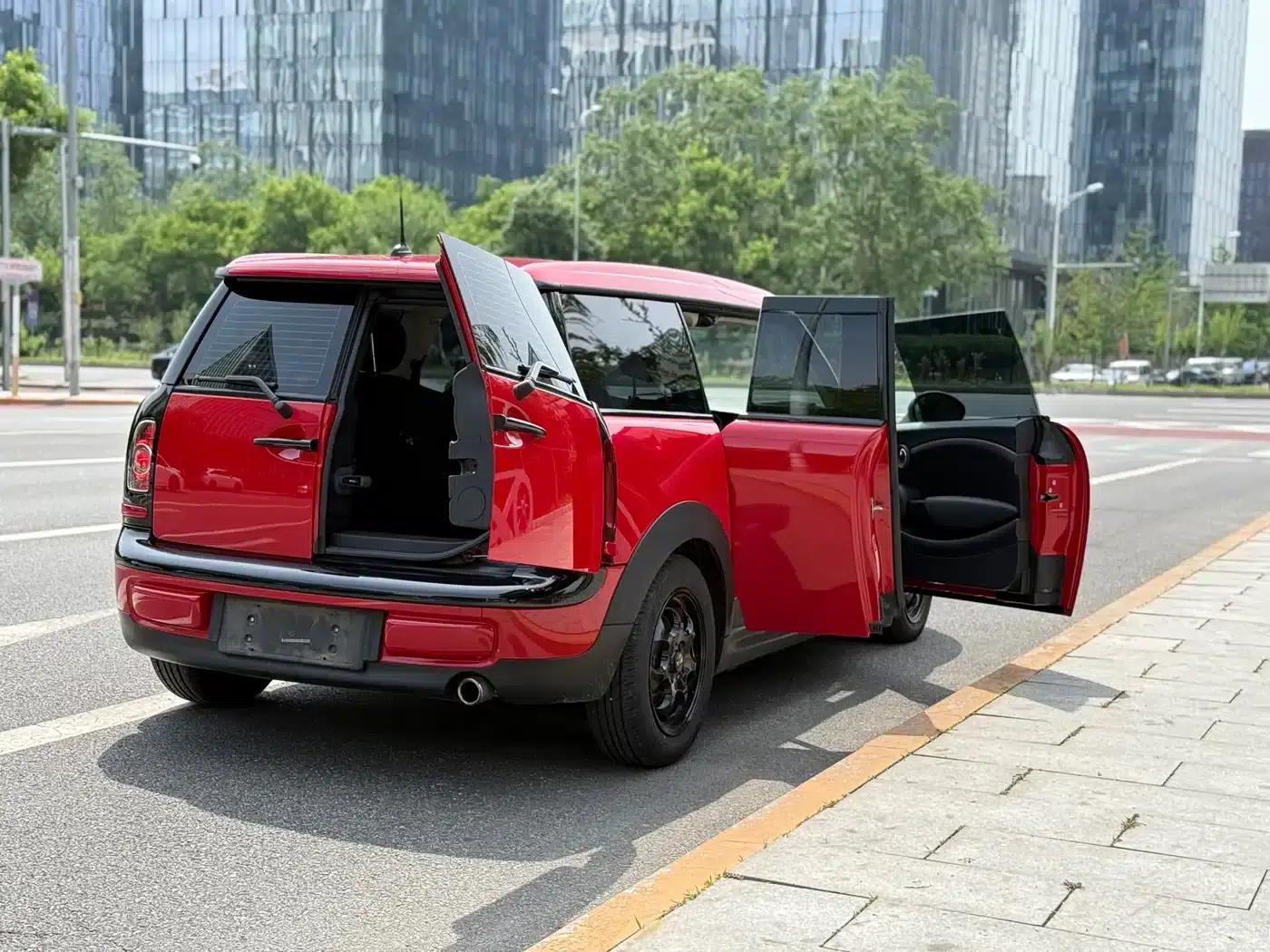 MINI CLUBMAN 2011 1.6L ONE — миниатюра 7