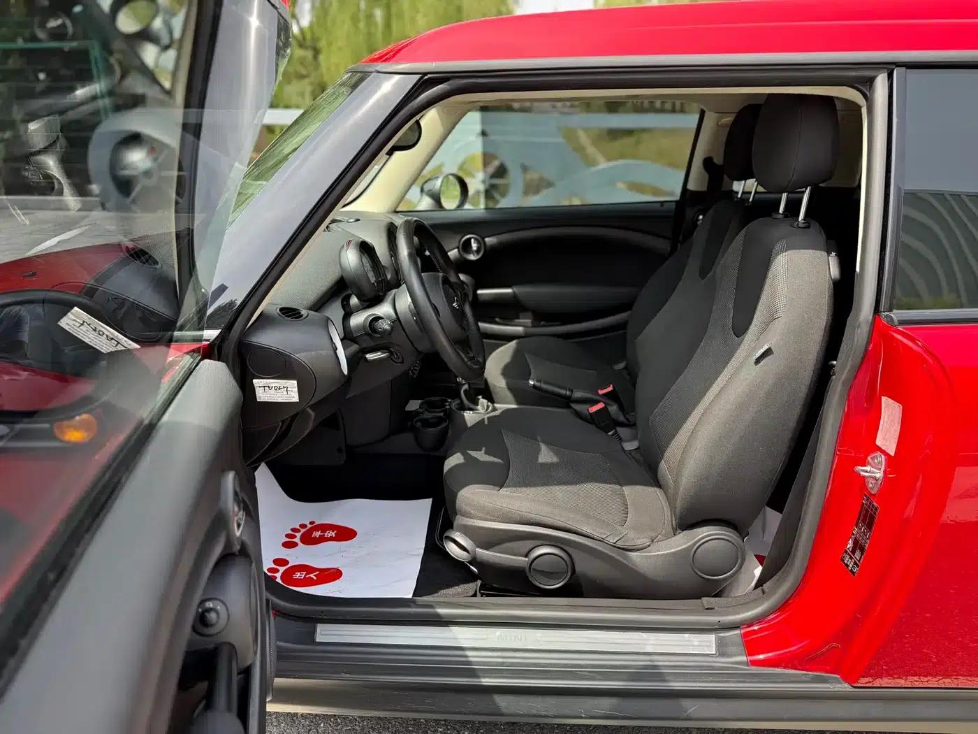 MINI CLUBMAN 2011 1.6L ONE — миниатюра 9