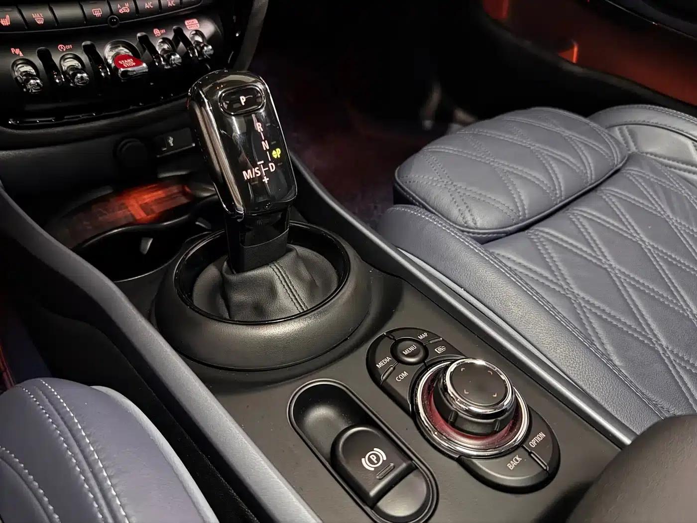 2022 MINI CLUBMAN 1.5T COOPER Connoisseur — миниатюра 24