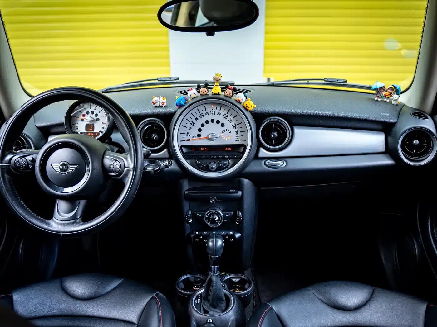 2011 MINI CLUBMAN 1.6L COOPER Fun — миниатюра 11