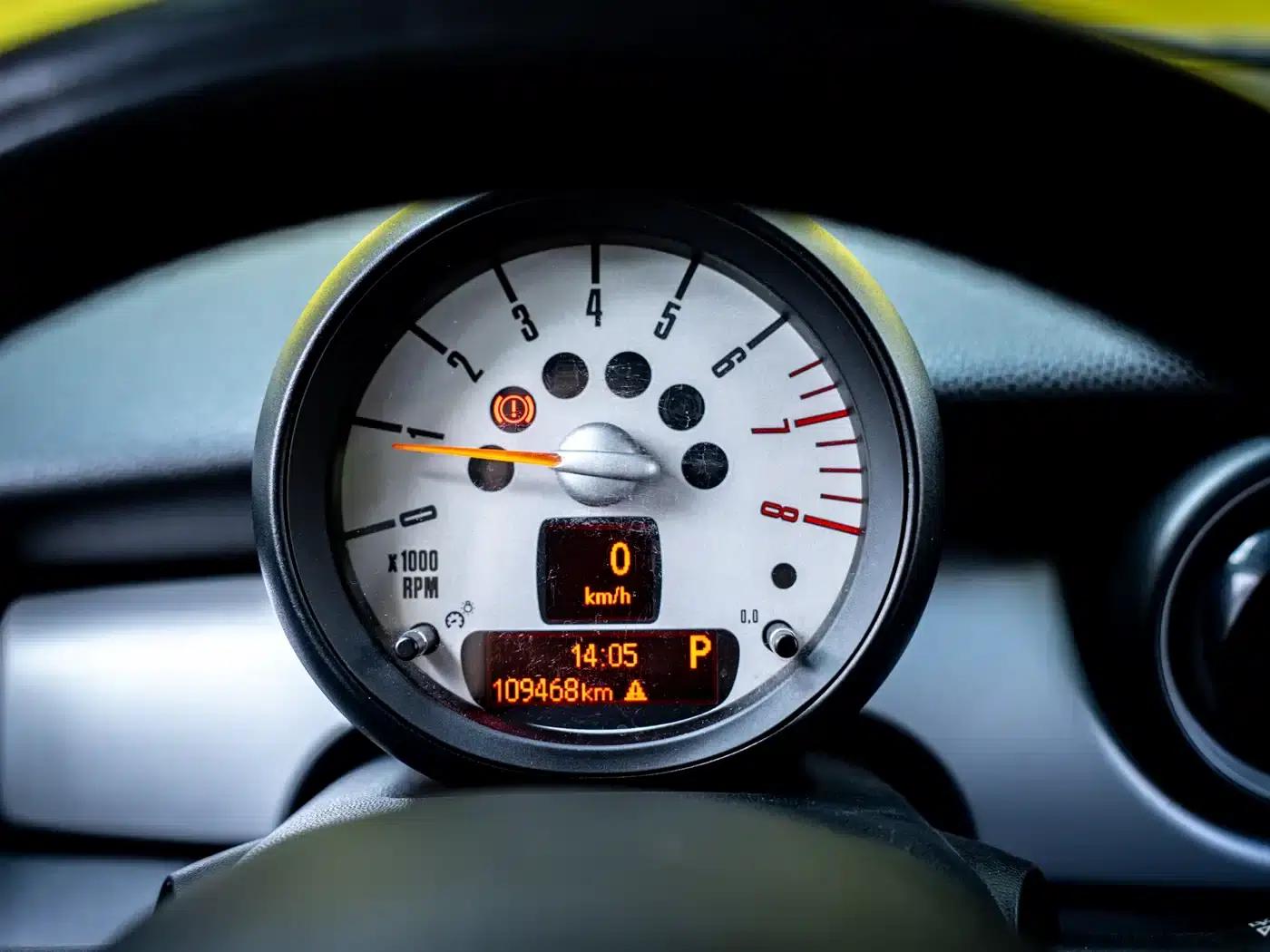 2011 MINI CLUBMAN 1.6L COOPER Fun — миниатюра 12