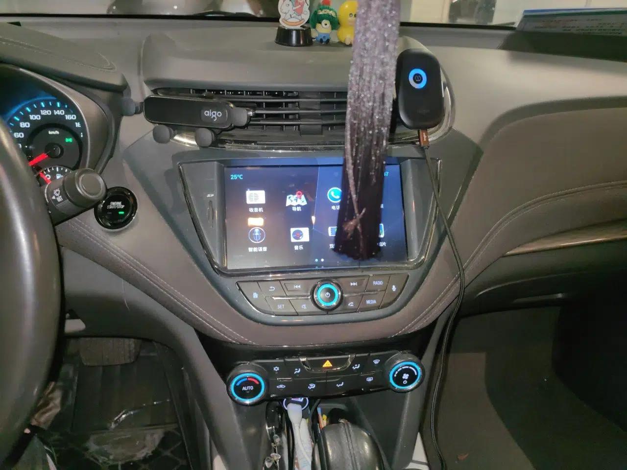 Chevrolet Malibu 2016 2.0L Automatic Luxury Edition — миниатюра 14