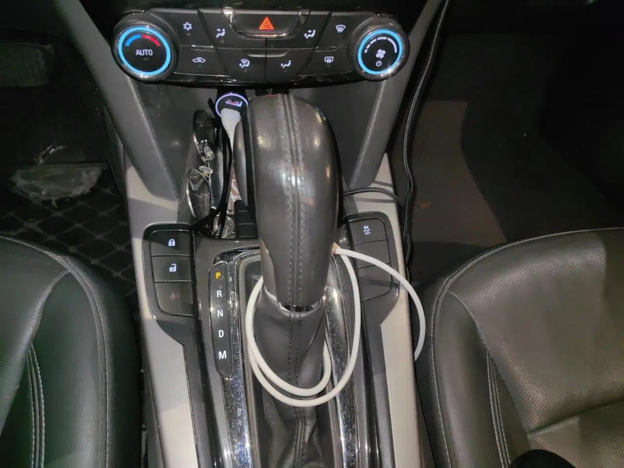 Chevrolet Malibu 2016 2.0L Automatic Luxury Edition — миниатюра 15