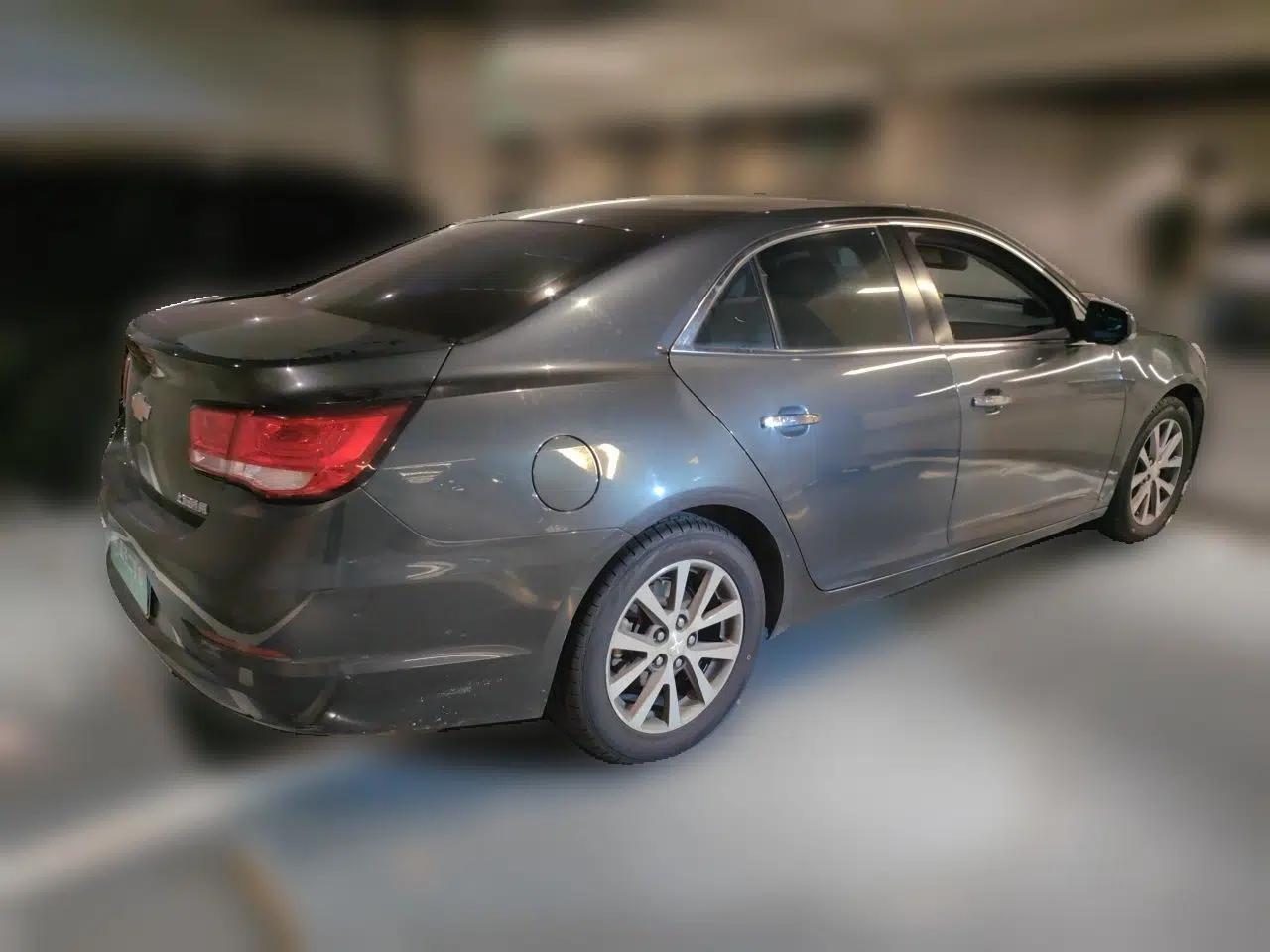 Chevrolet Malibu 2016 2.0L Automatic Luxury Edition — миниатюра 6