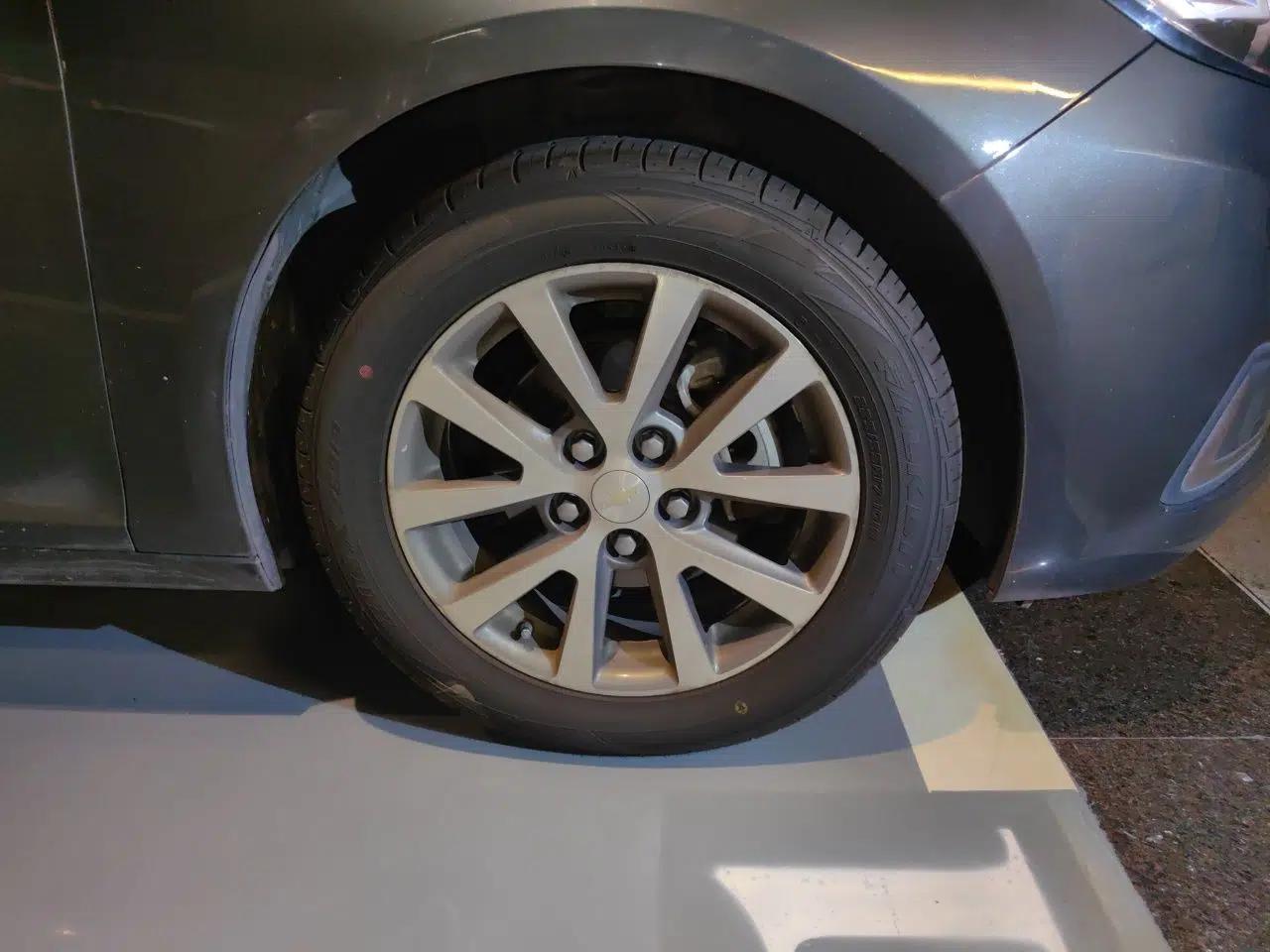 Chevrolet Malibu 2016 2.0L Automatic Luxury Edition — миниатюра 8