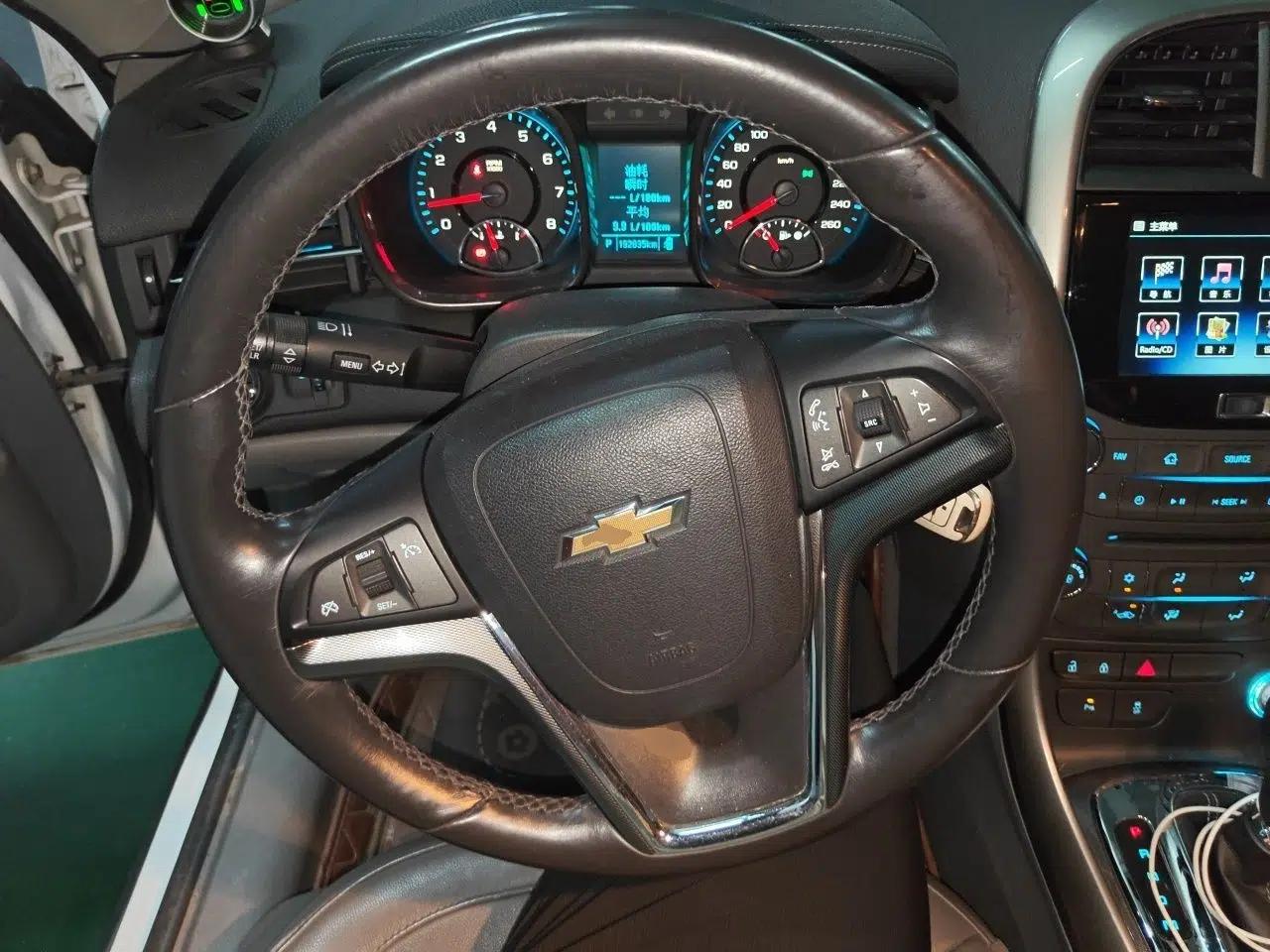 Chevrolet Malibu 2014 2.0L Automatic Comfort Edition — миниатюра 11