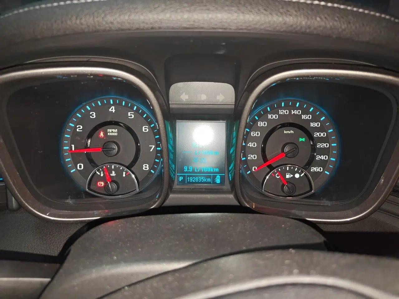 Chevrolet Malibu 2014 2.0L Automatic Comfort Edition — миниатюра 12