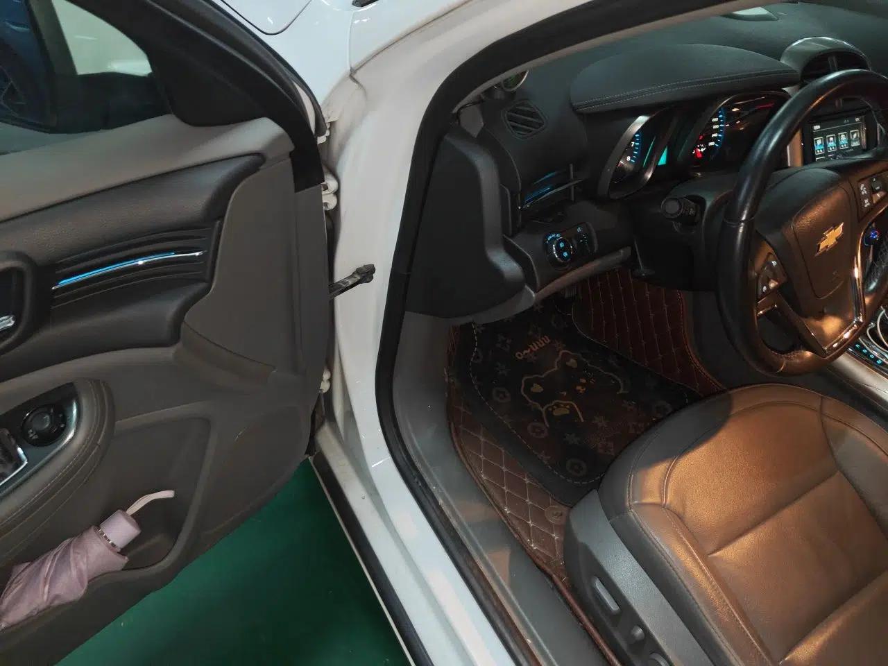 Chevrolet Malibu 2014 2.0L Automatic Comfort Edition — миниатюра 17
