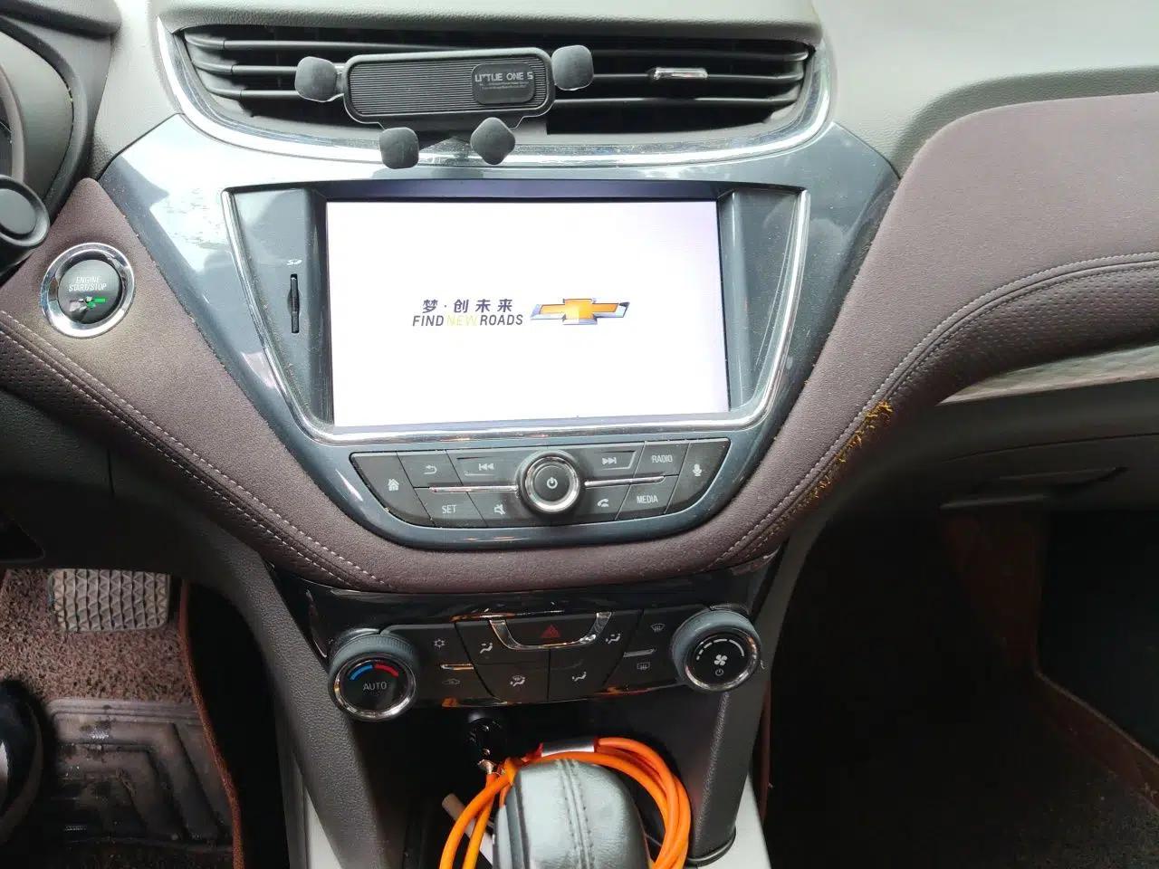 Chevrolet Malibu 2016 2.0L Automatic Luxury Edition — миниатюра 14