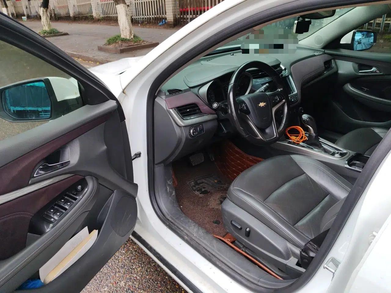 Chevrolet Malibu 2016 2.0L Automatic Luxury Edition — миниатюра 17