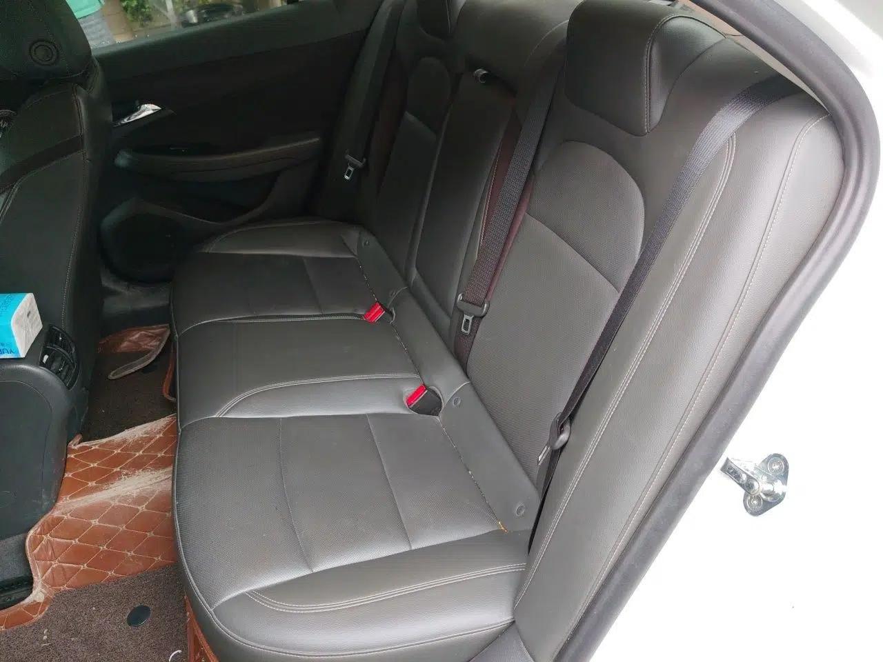 Chevrolet Malibu 2016 2.0L Automatic Luxury Edition — миниатюра 18