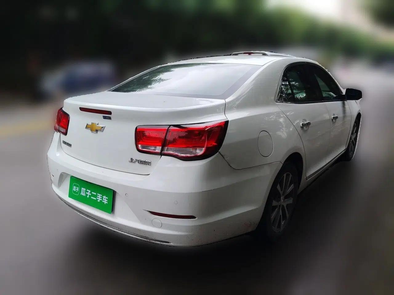 Chevrolet Malibu 2016 2.0L Automatic Luxury Edition — миниатюра 6