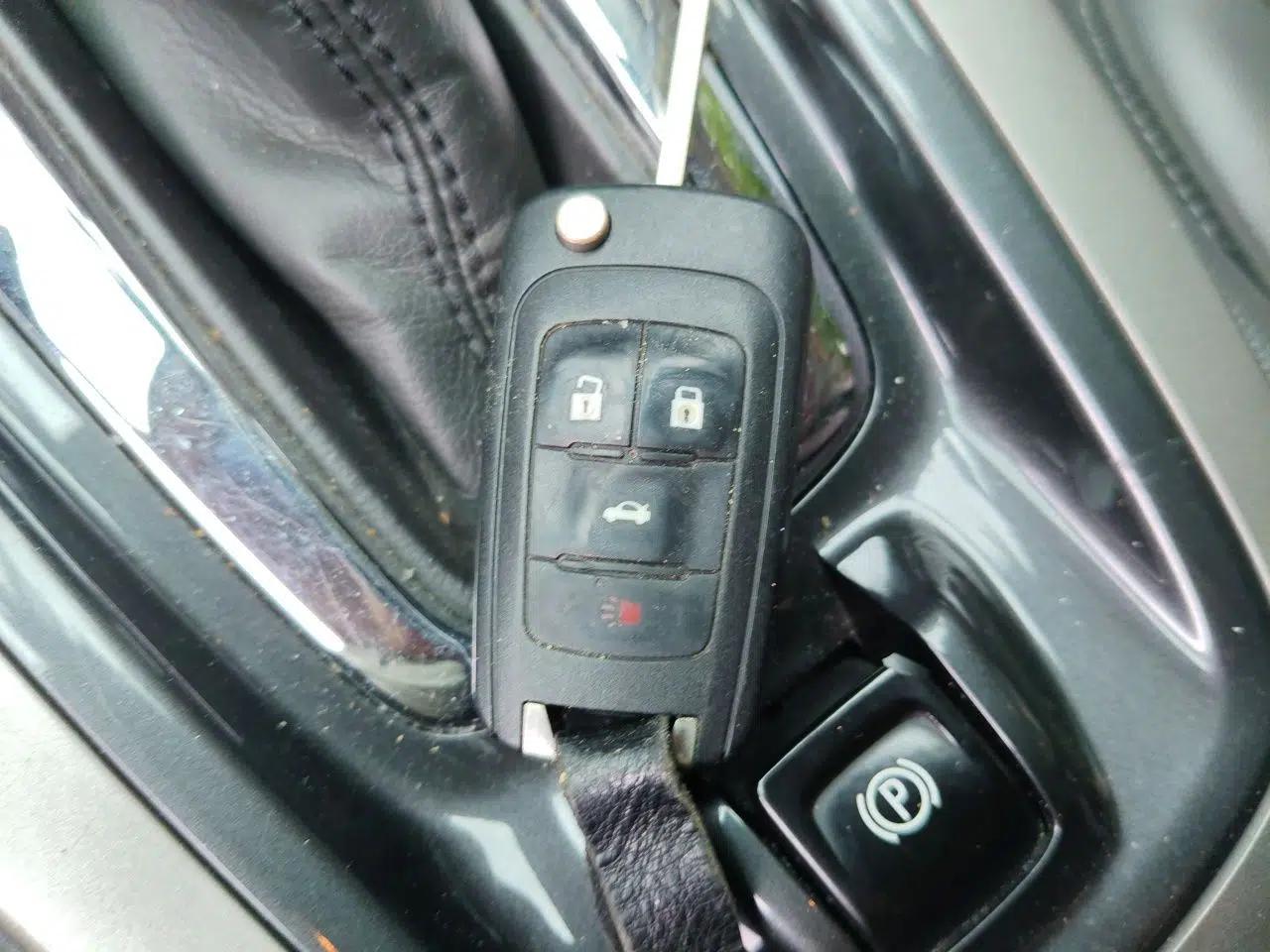 Chevrolet Malibu 2016 2.0L Automatic Luxury Edition — миниатюра 9