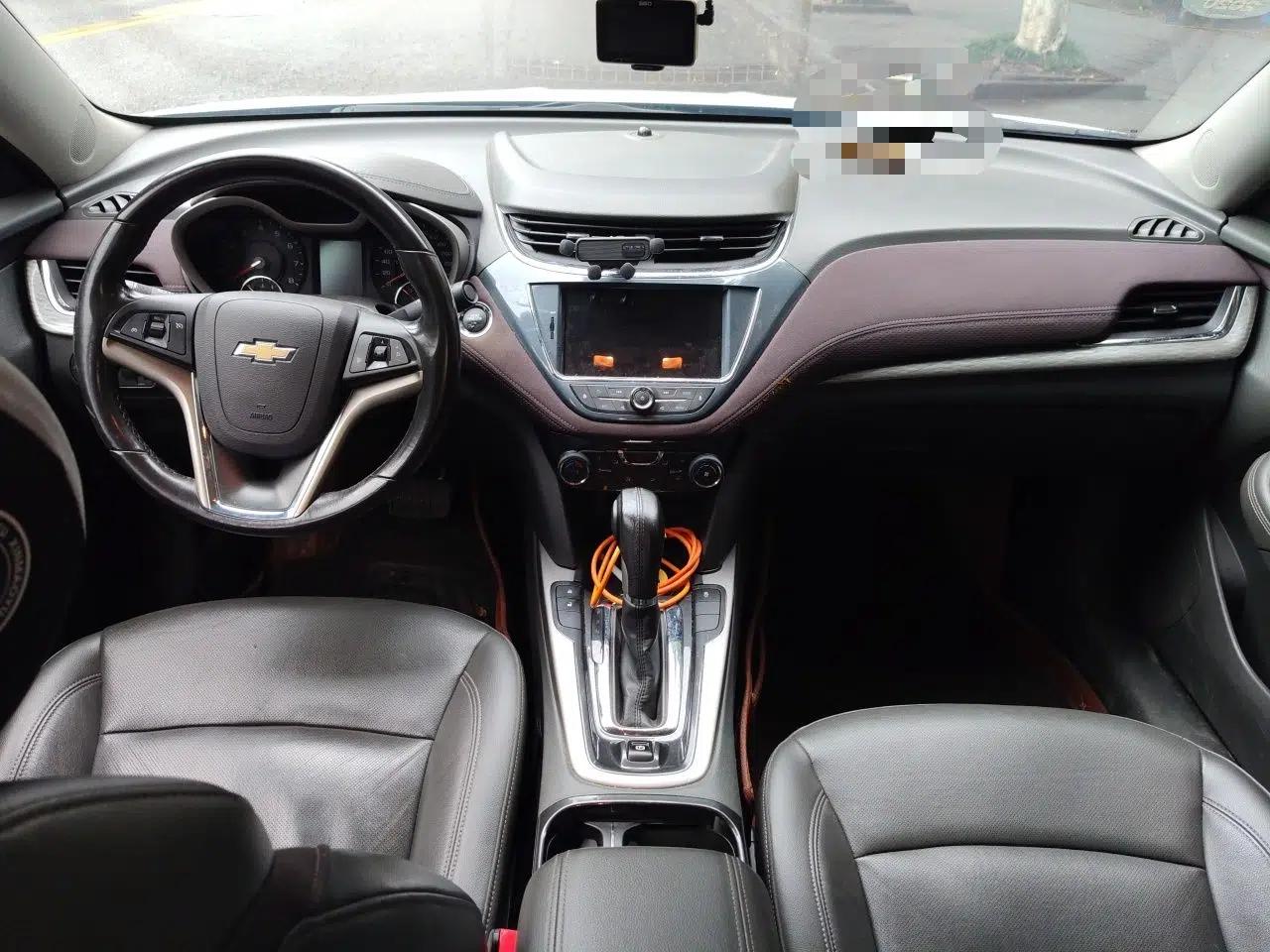 Chevrolet Malibu 2016 2.0L Automatic Luxury Edition — миниатюра 10