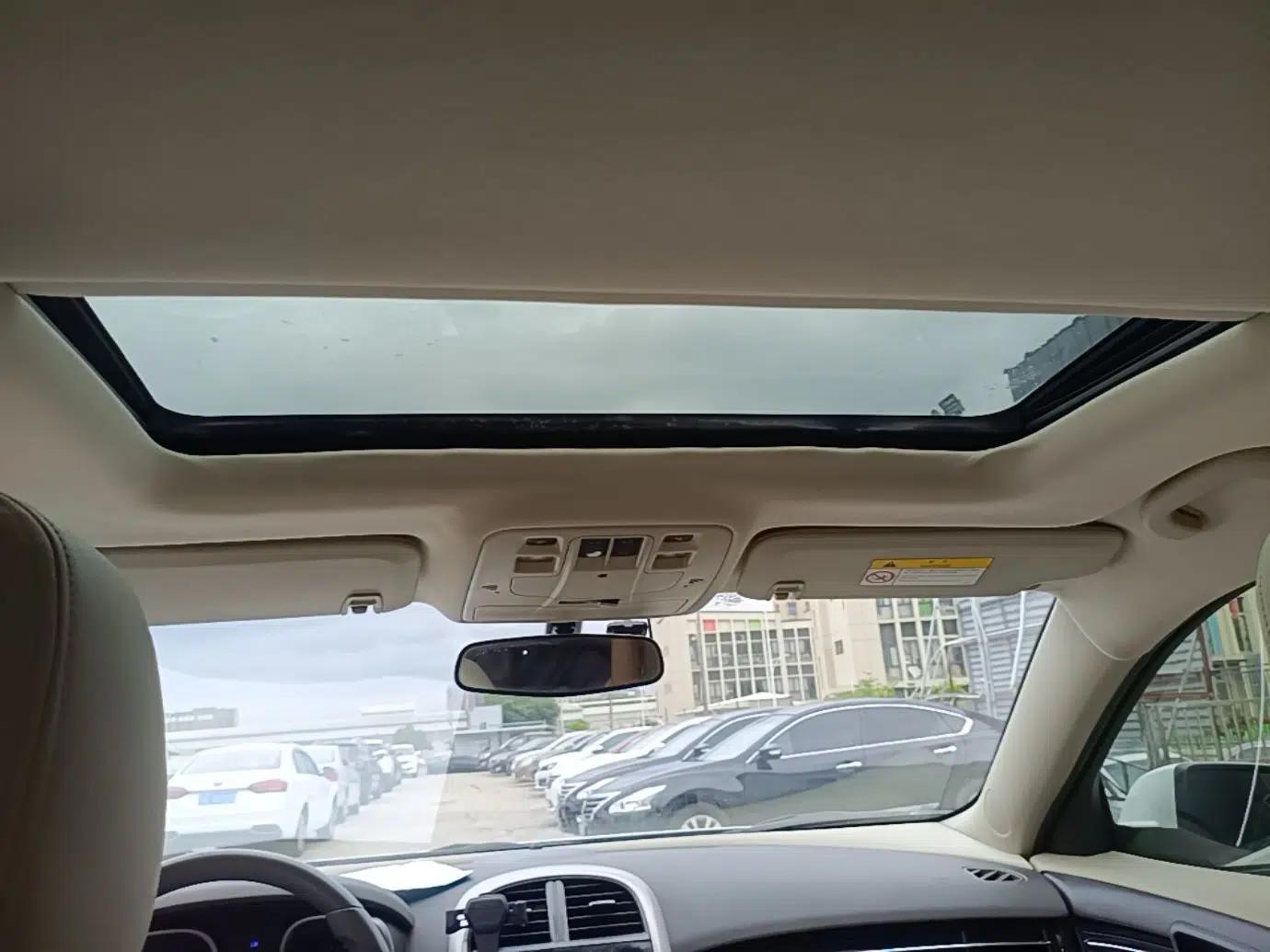 Chevrolet Malibu 2014 2.0L Automatic Comfort Edition — миниатюра 21