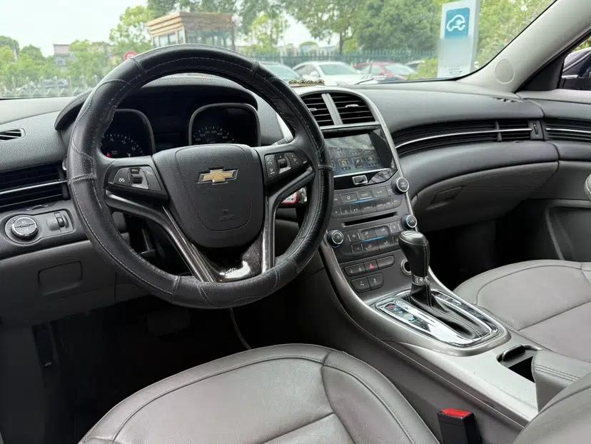Chevrolet Malibu 2014 2.0L Automatic Luxury Edition — миниатюра 19
