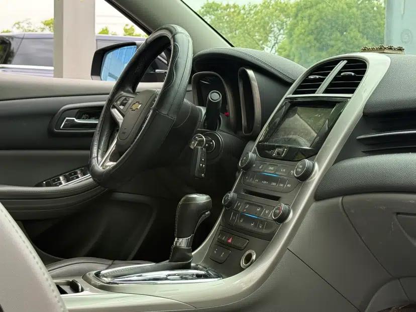 Chevrolet Malibu 2014 2.0L Automatic Luxury Edition — миниатюра 22