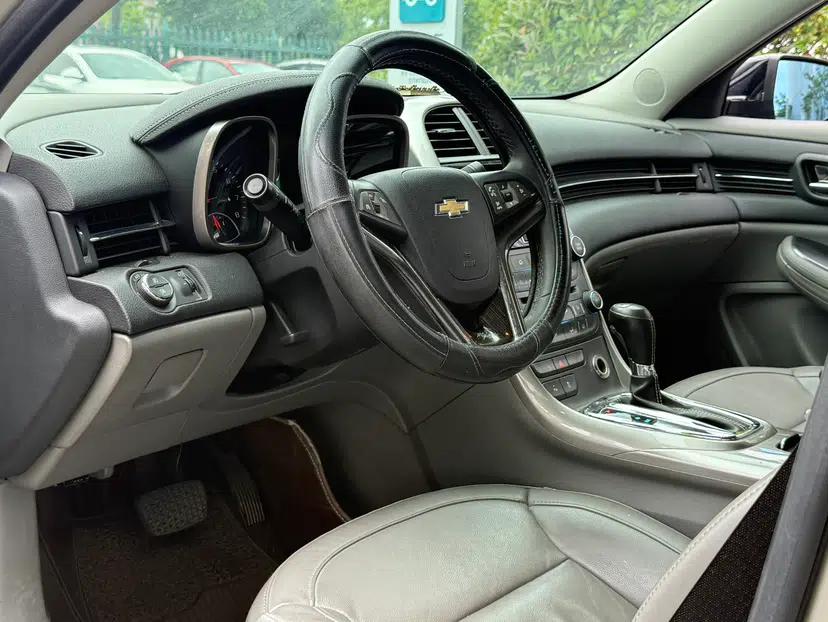 Chevrolet Malibu 2014 2.0L Automatic Luxury Edition — миниатюра 23