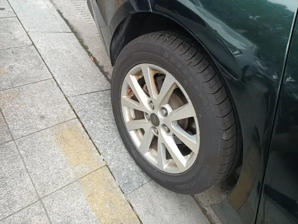 Chevrolet Malibu 2014 2.0L Automatic Luxury Edition — миниатюра 4