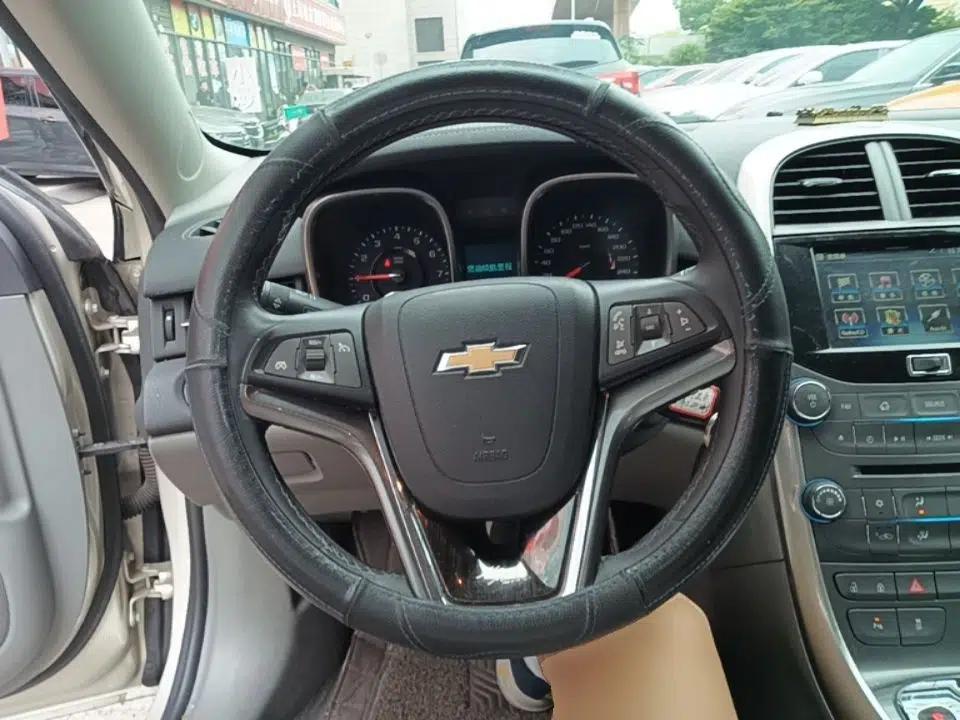 Chevrolet Malibu 2014 2.0L Automatic Luxury Edition — миниатюра 10